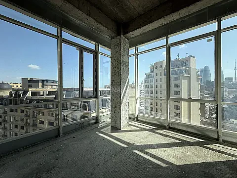 Satılır 5 otaqlı mənzil 359 m²