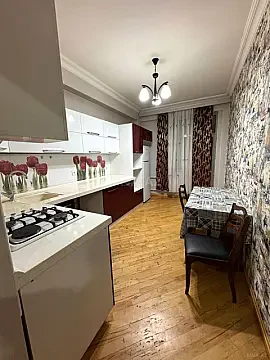 Satılır 2 otaqlı mənzil 90 m²