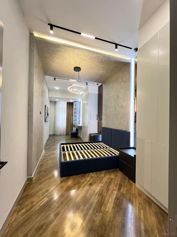 Satılır 3 otaqlı mənzil 150 m²