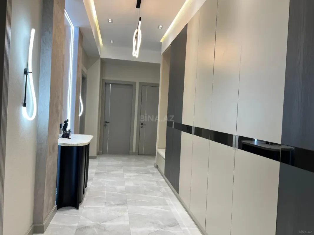 Satılır 3 otaqlı mənzil 150 m²