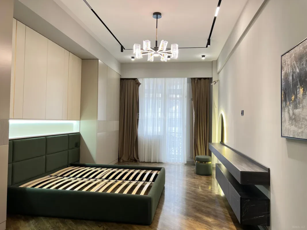 Satılır 3 otaqlı mənzil 150 m²
