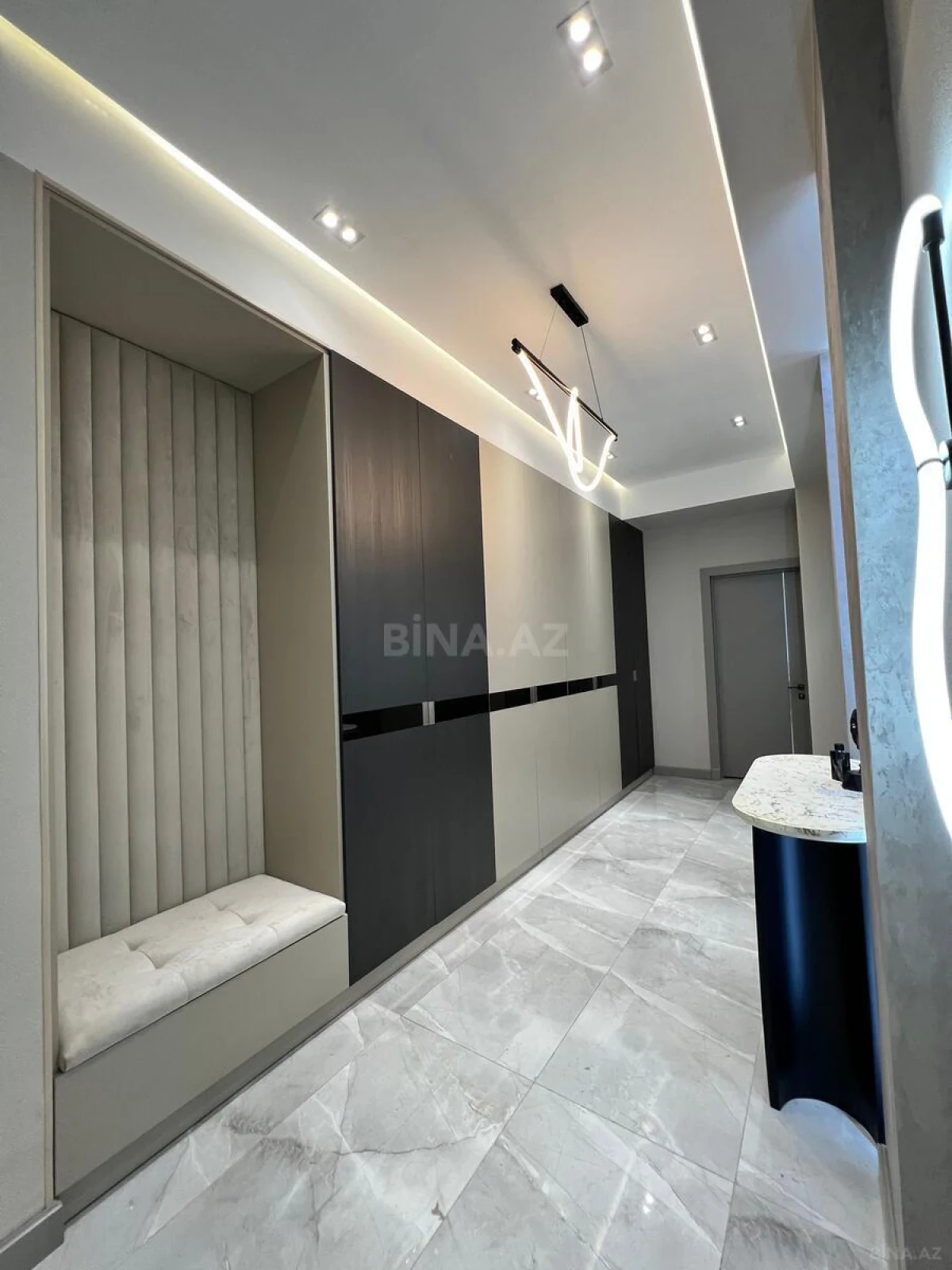 Satılır 3 otaqlı mənzil 150 m²