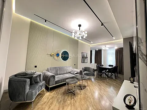 Satılır 3 otaqlı mənzil 150 m²