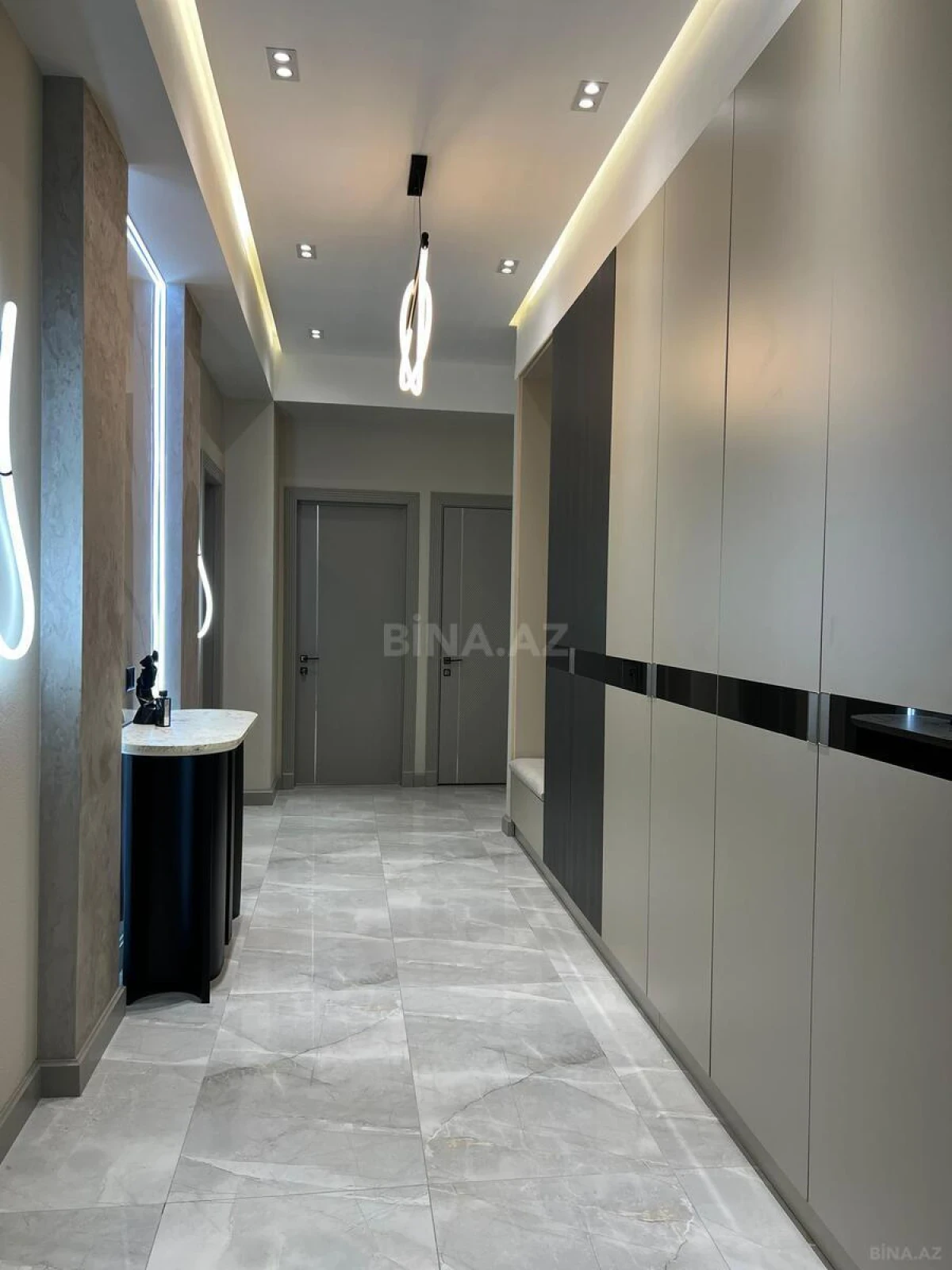 Satılır 3 otaqlı mənzil 150 m²