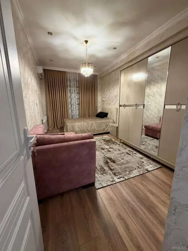 Satılır 2 otaqlı mənzil 70 m²