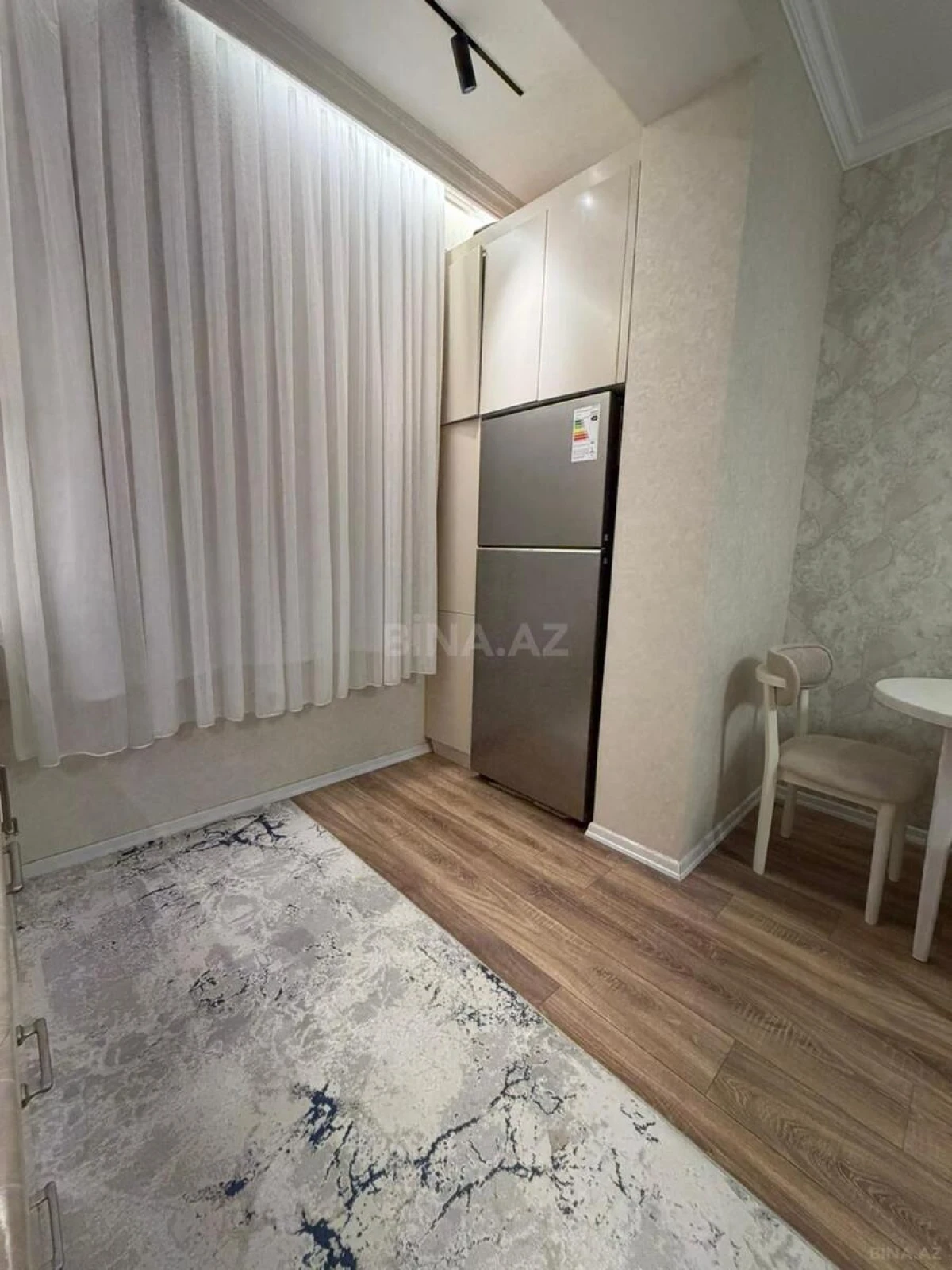Satılır 2 otaqlı mənzil 70 m²