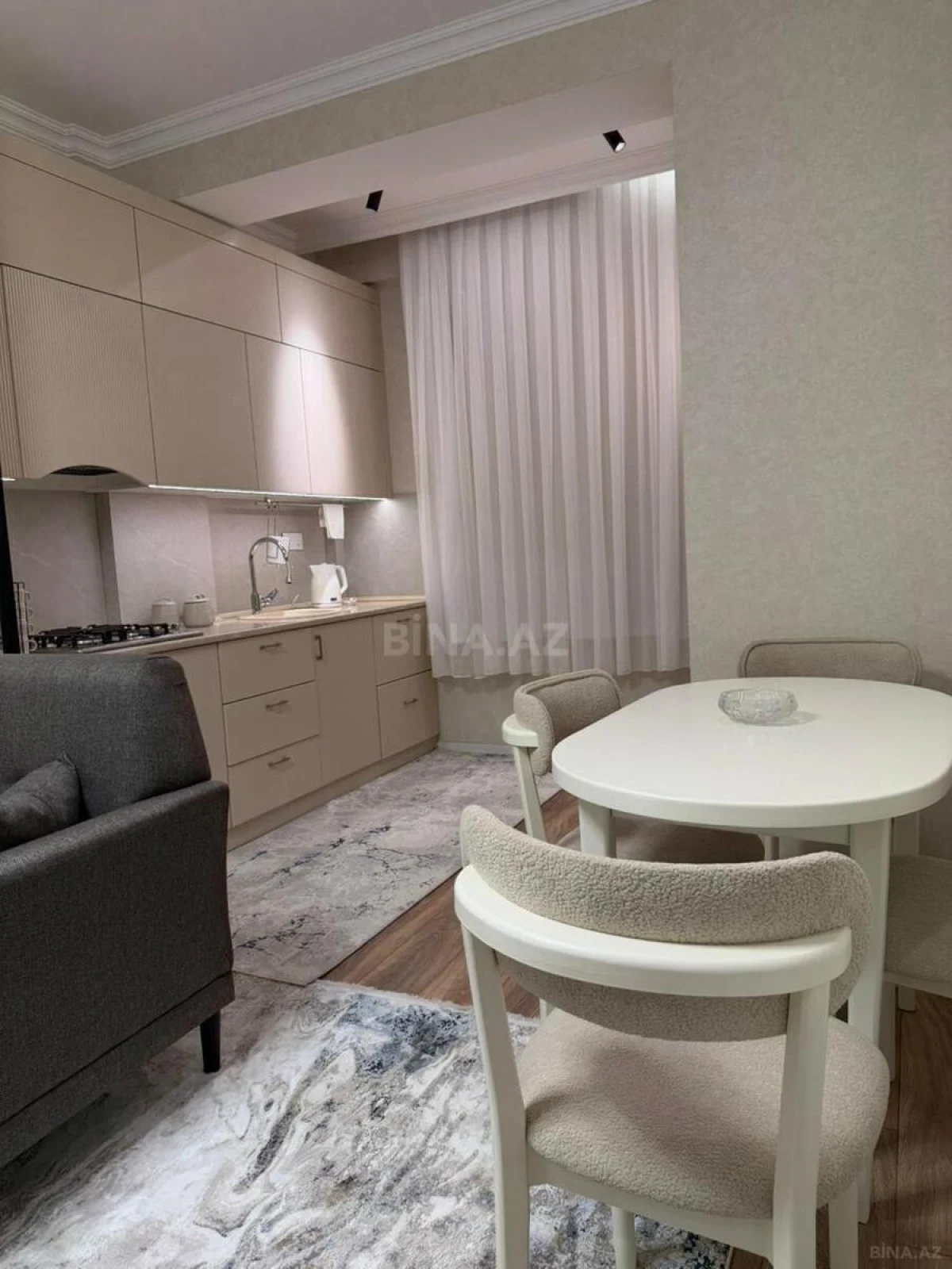 Satılır 2 otaqlı mənzil 70 m²