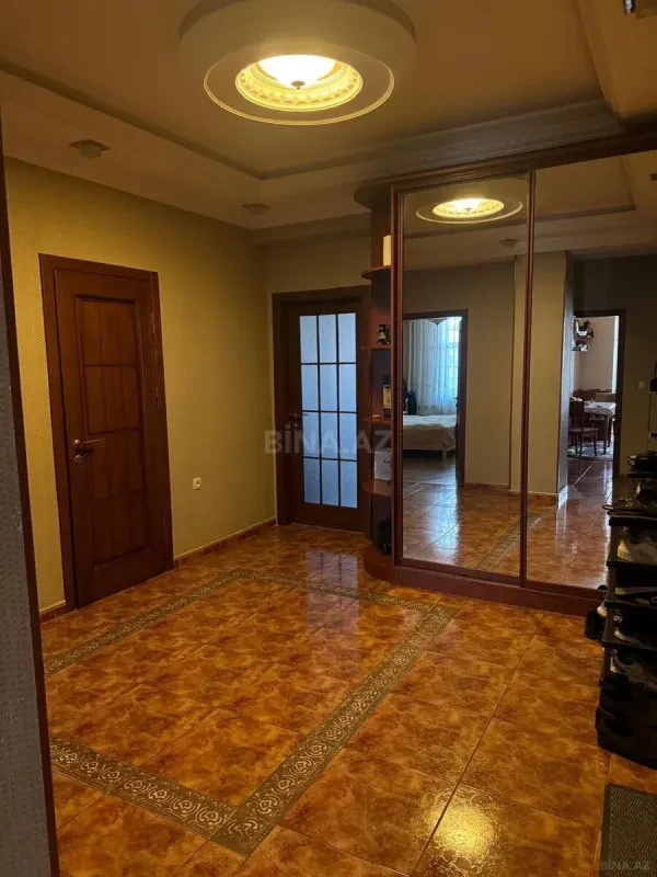 Kirayə verilir 3 otaqlı mənzil 106 m²