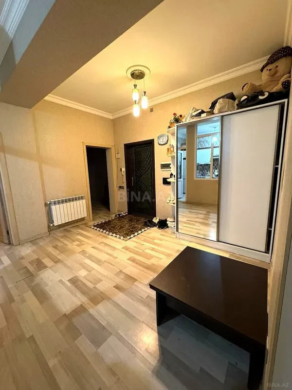 Satılır 3 otaqlı mənzil 104 m²