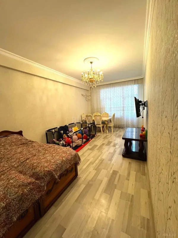 Satılır 3 otaqlı mənzil 104 m²