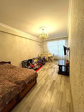 Satılır 3 otaqlı mənzil 104 m²