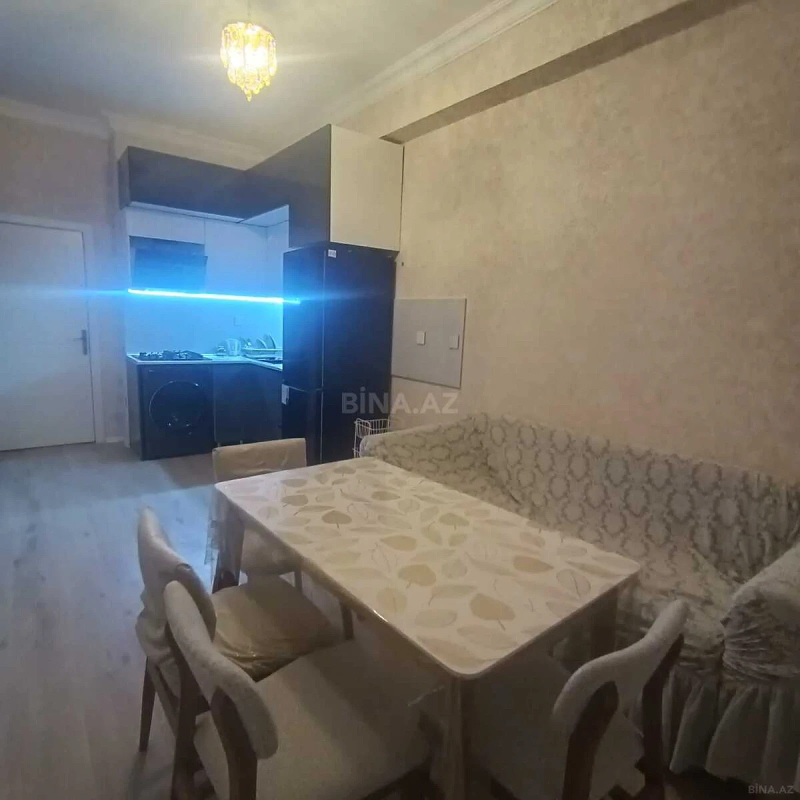 Kirayə verilir 2 otaqlı mənzil 72 m²