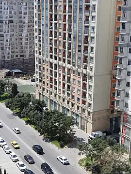 Kirayə verilir 4 otaqlı mənzil 220 m²