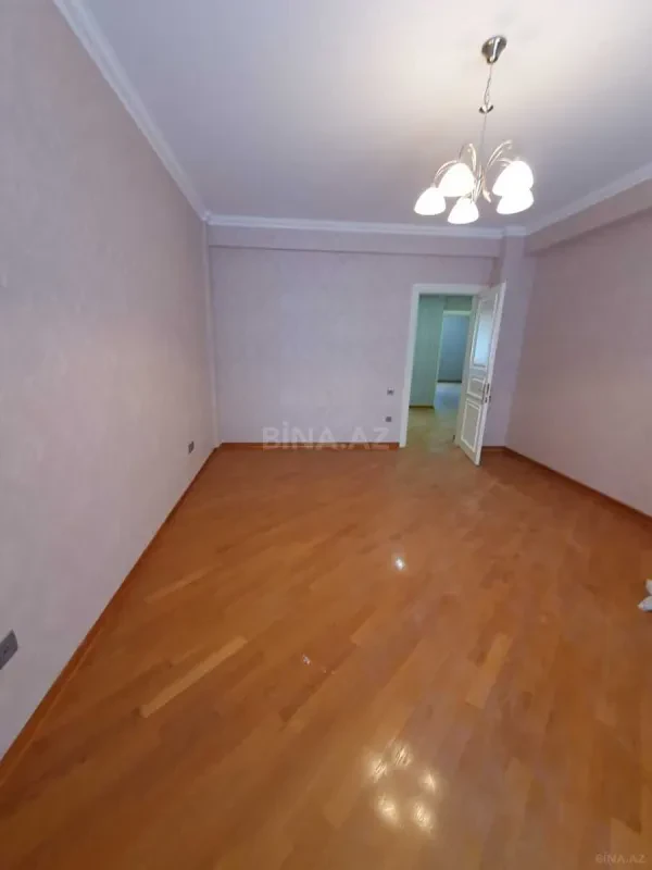 Kirayə verilir 4 otaqlı mənzil 220 m²