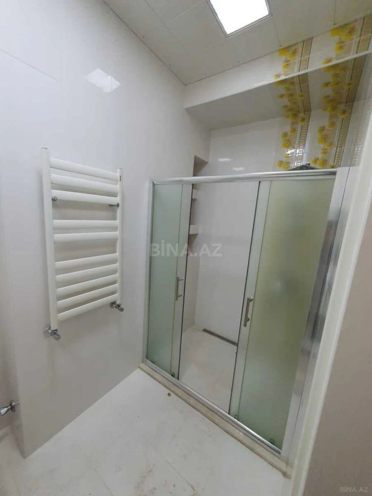 Kirayə verilir 4 otaqlı mənzil 220 m²