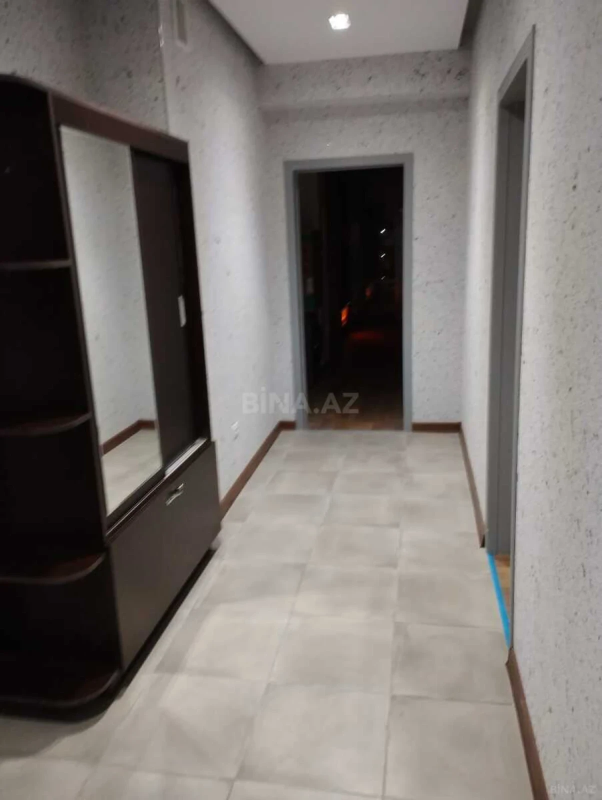 Kirayə verilir 3 otaqlı mənzil 165 m²