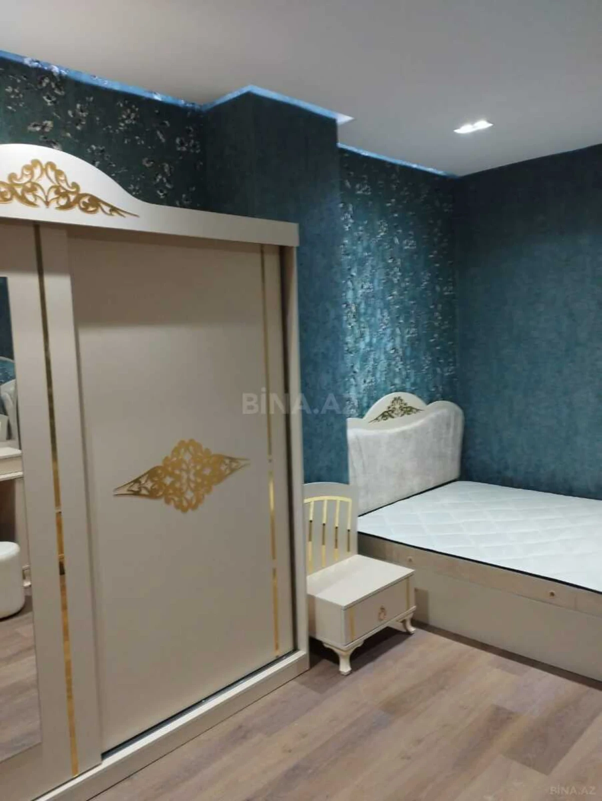 Kirayə verilir 3 otaqlı mənzil 165 m²