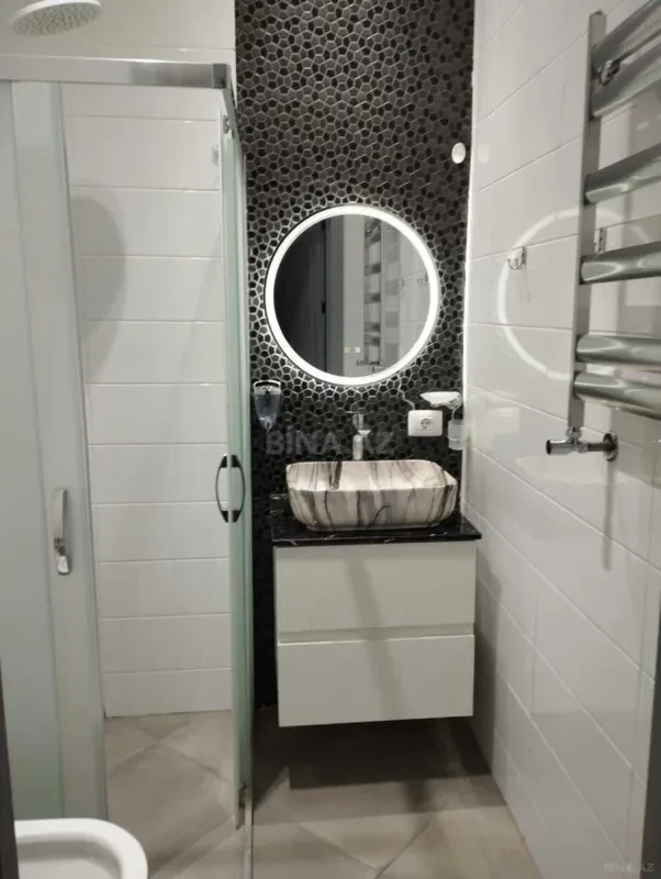 Kirayə verilir 3 otaqlı mənzil 165 m²