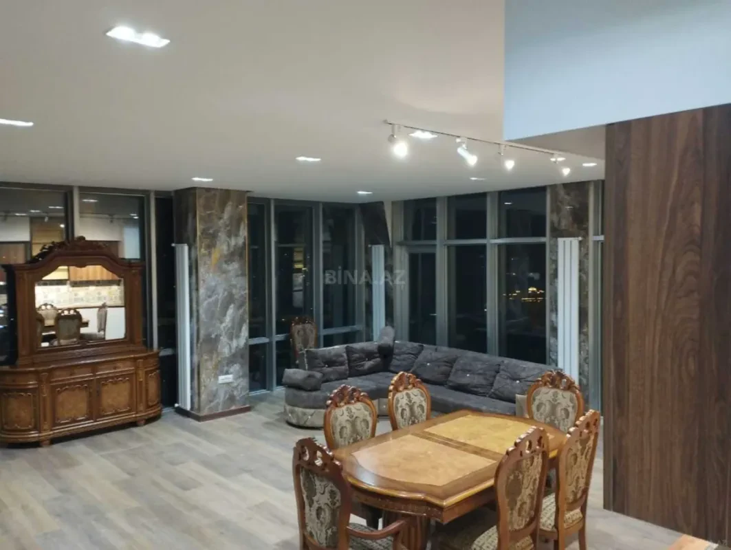 Kirayə verilir 3 otaqlı mənzil 165 m²