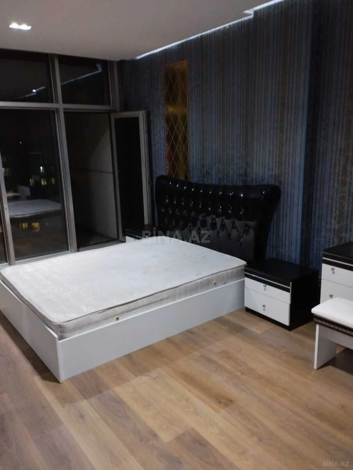 Kirayə verilir 3 otaqlı mənzil 165 m²