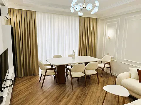 Kirayə verilir 2 otaqlı mənzil 70 m²