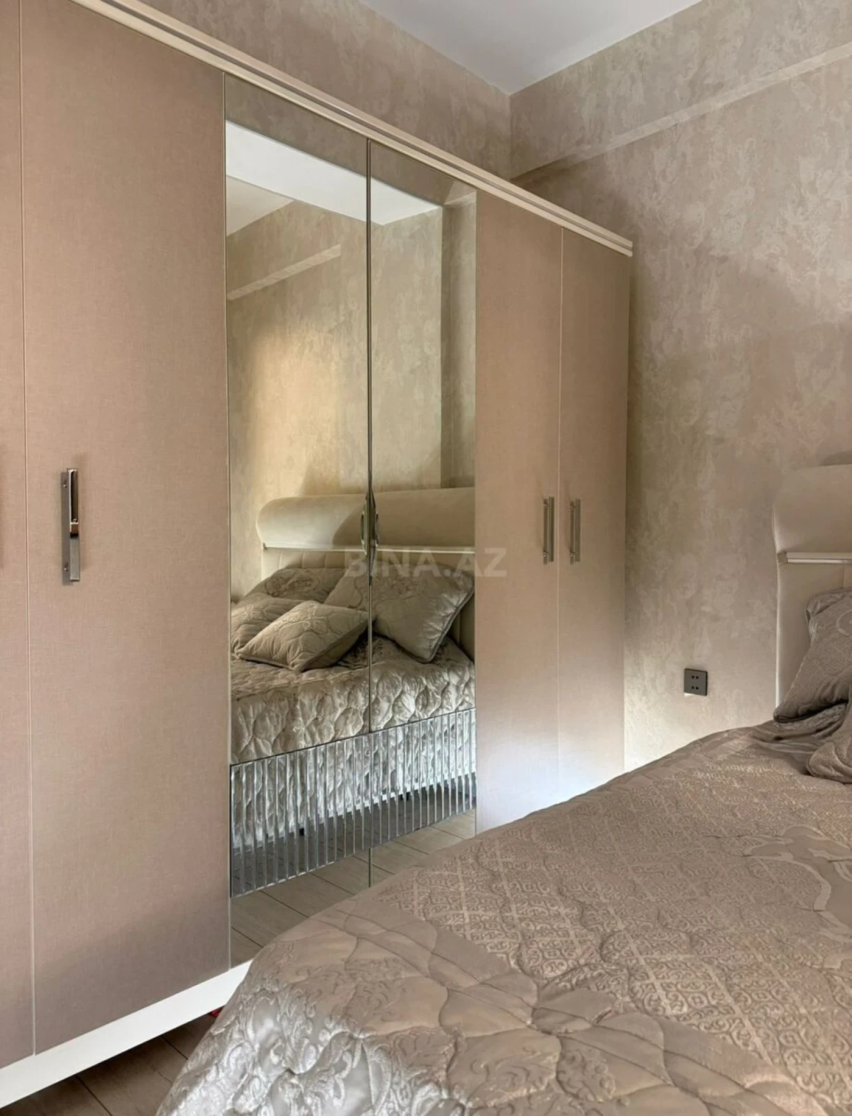 Satılır 2 otaqlı mənzil 60 m²