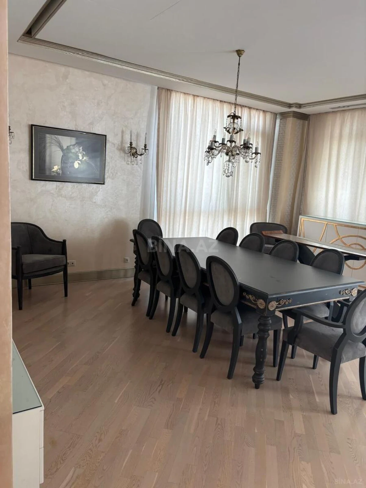 Kirayə verilir 3 otaqlı mənzil 170 m²
