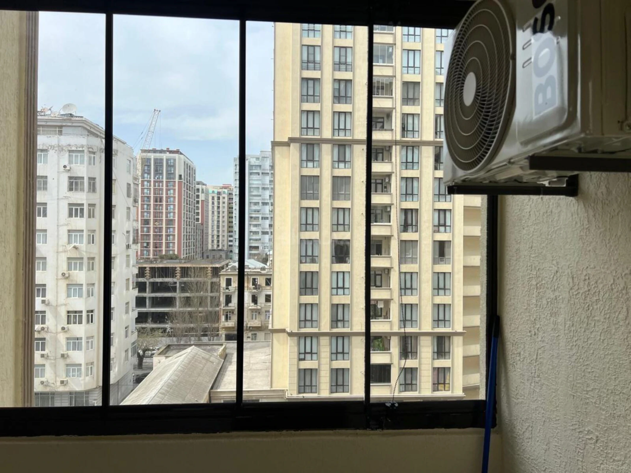 Kirayə verilir 2 otaqlı mənzil 70 m²