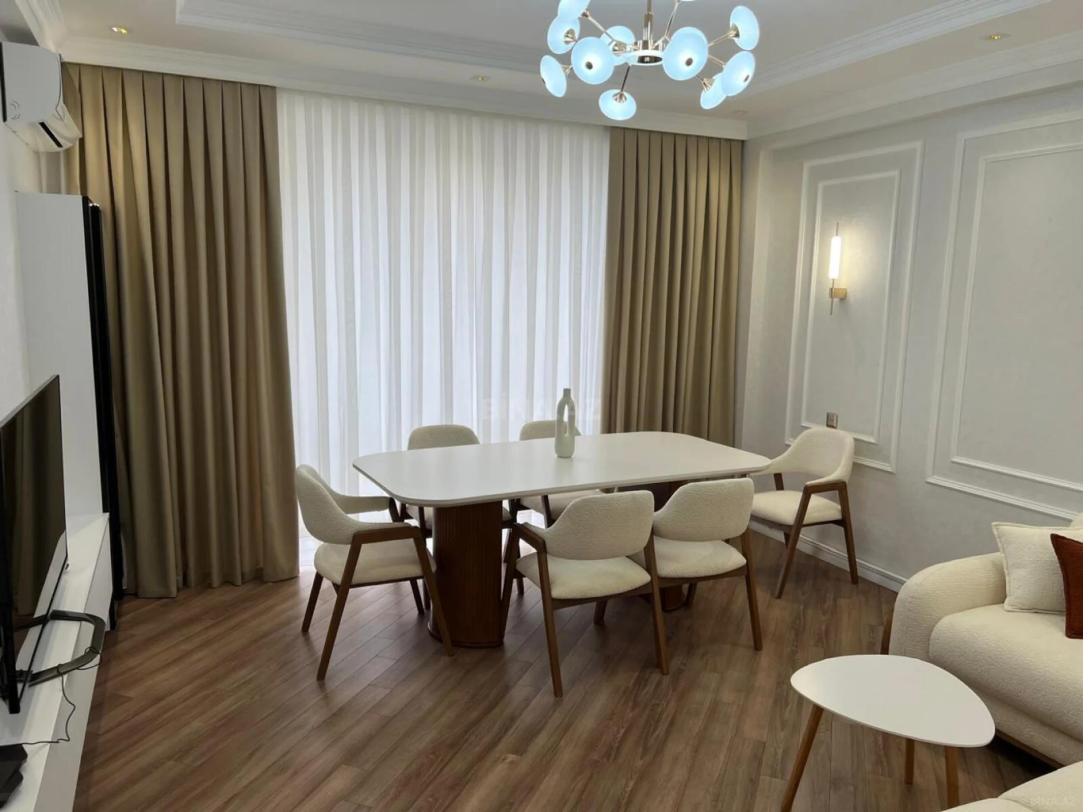 Kirayə verilir 2 otaqlı mənzil 70 m²