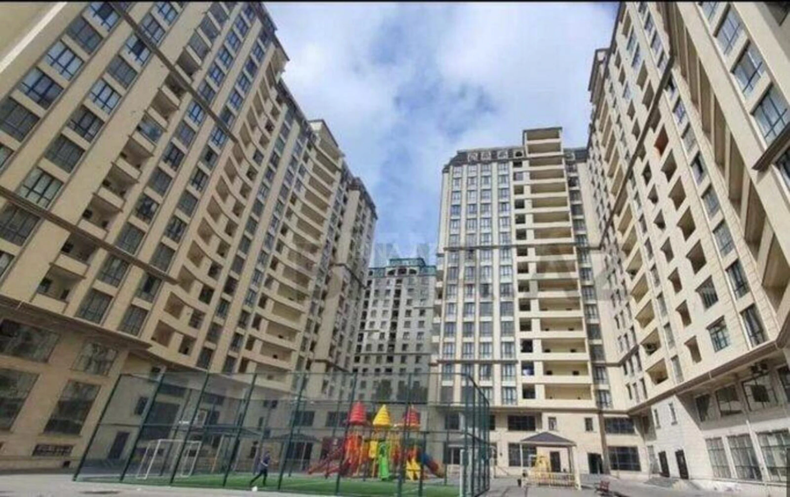 Kirayə verilir 2 otaqlı mənzil 70 m²