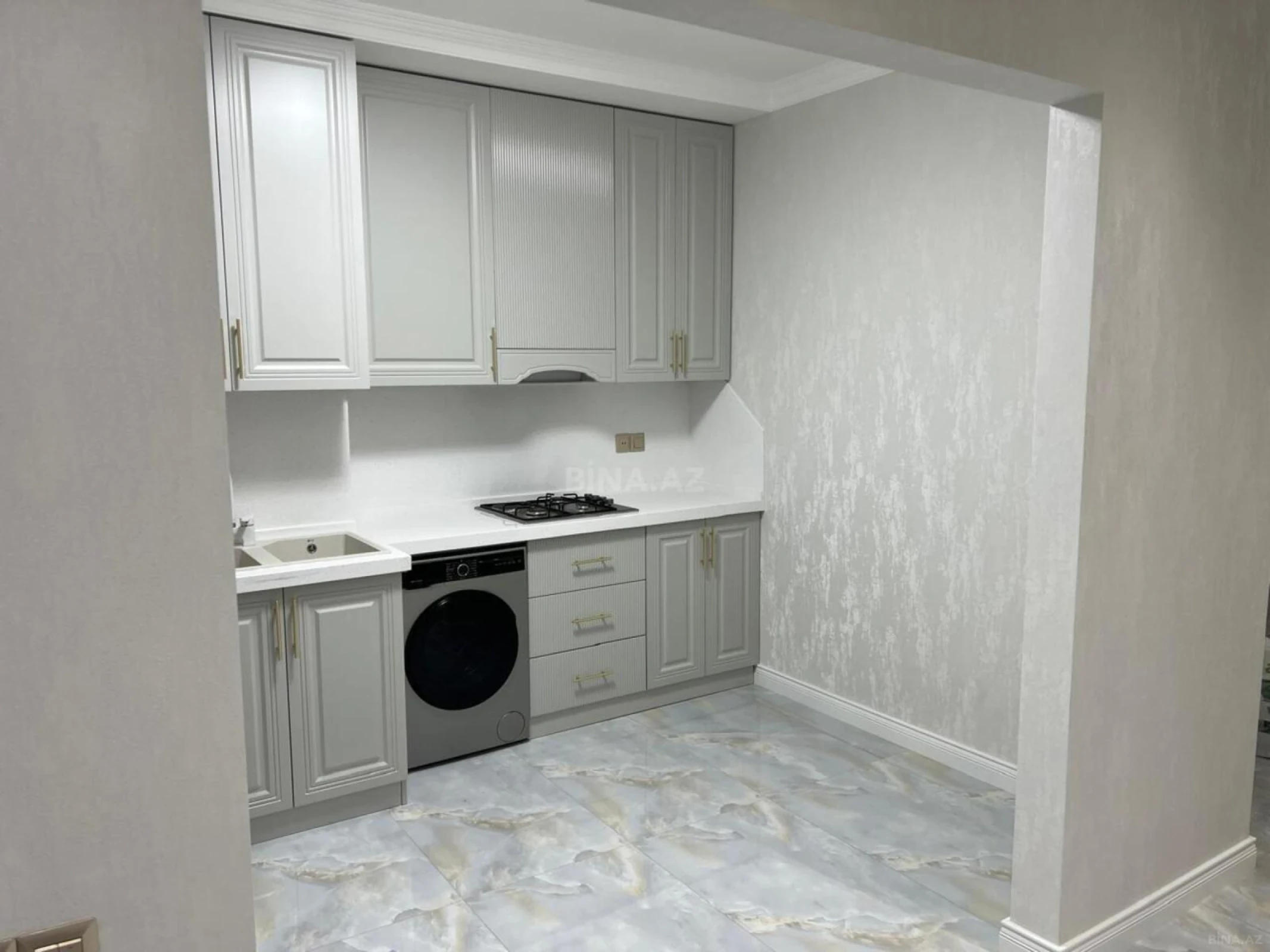 Kirayə verilir 2 otaqlı mənzil 70 m²