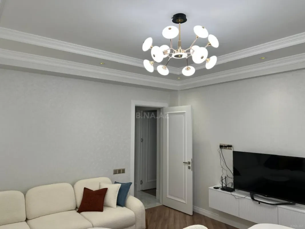 Kirayə verilir 2 otaqlı mənzil 70 m²