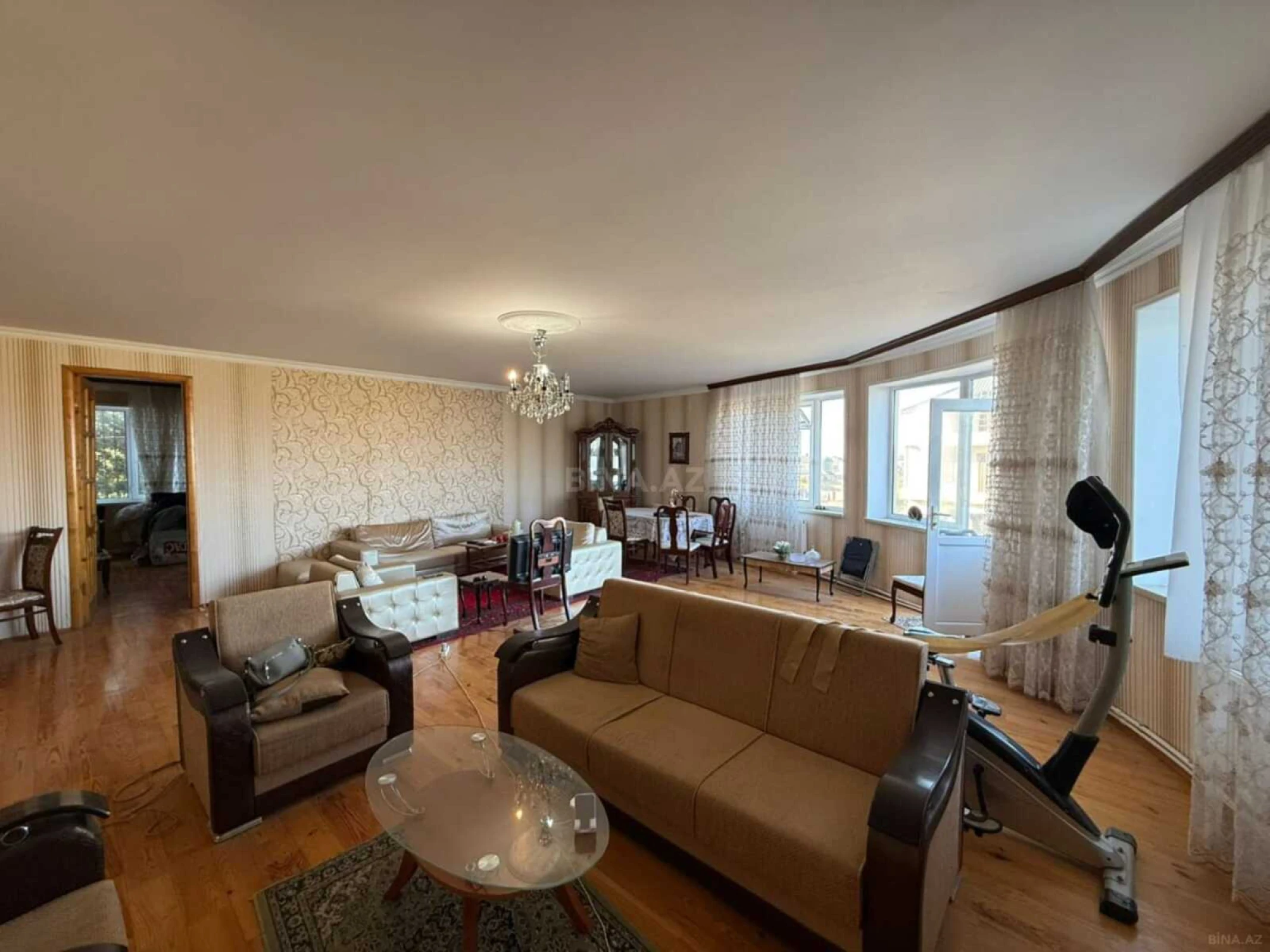 Satılır 7 otaqlı həyət evi 450 m²