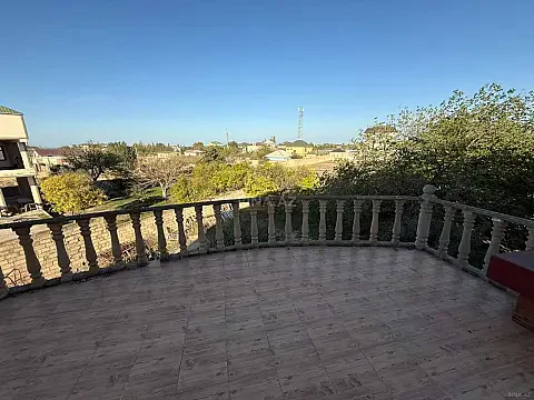 Satılır 7 otaqlı həyət evi 450 m²