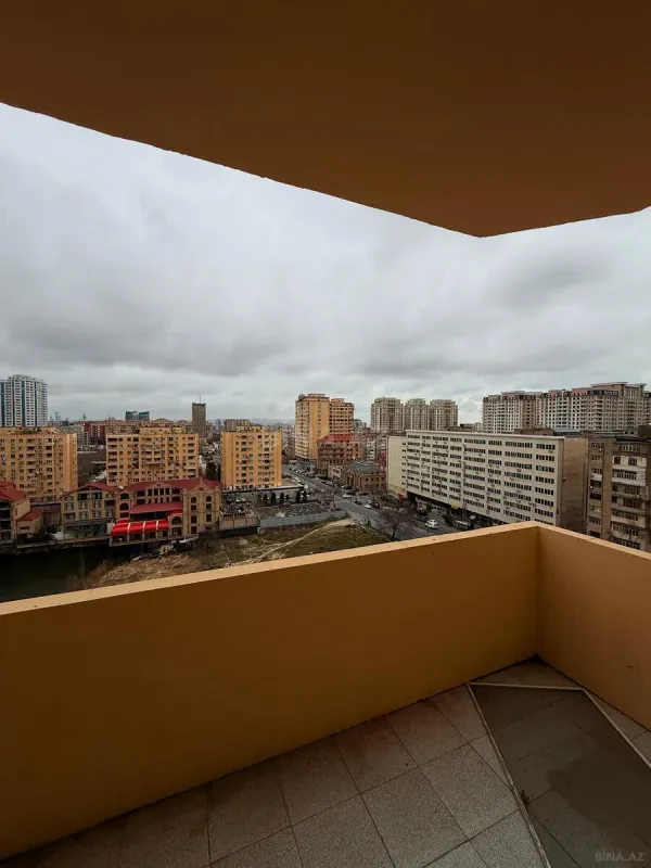 Satılır 3 otaqlı mənzil 120 m²