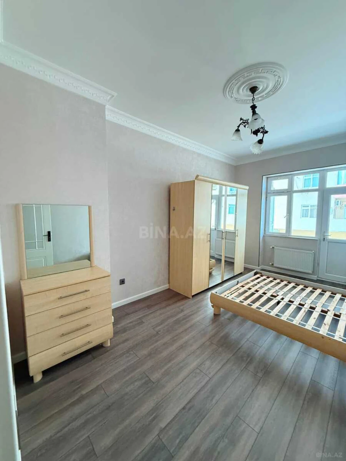 Satılır 3 otaqlı mənzil 120 m²