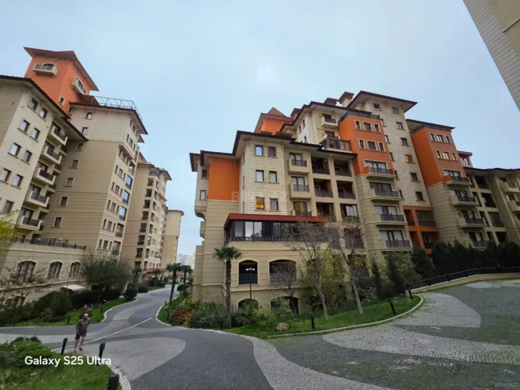 Kirayə verilir 5 otaqlı mənzil 280 m²