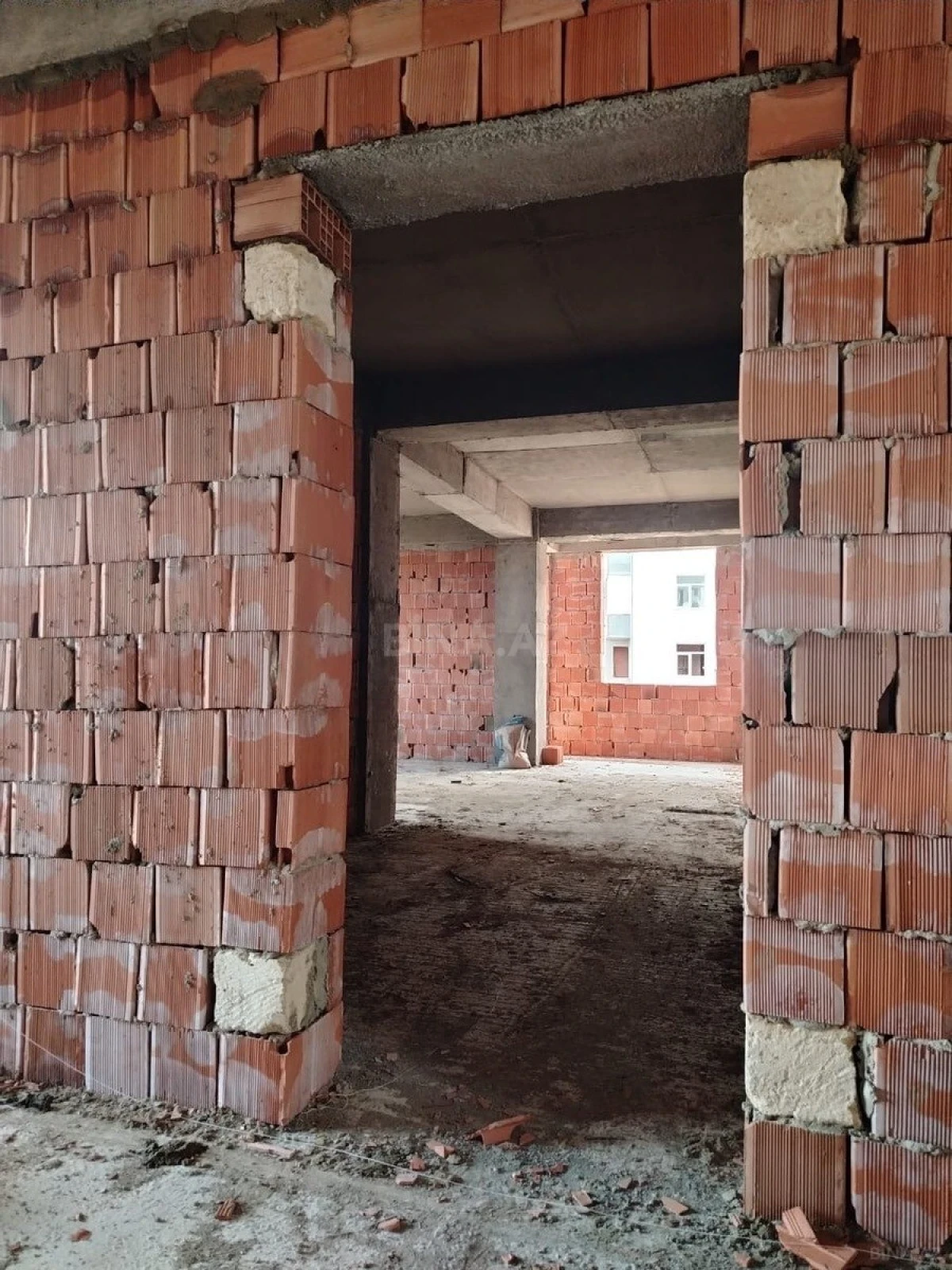 Satılır 1 otaqlı mənzil 51 m²