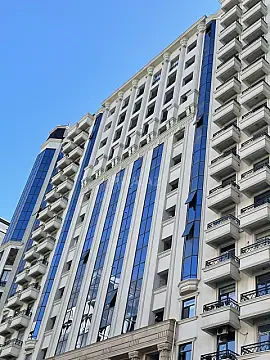 Satılır 4 otaqlı mənzil 242 m²