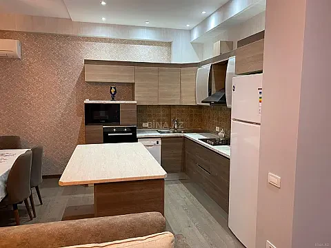 Kirayə verilir 2 otaqlı mənzil 90 m²