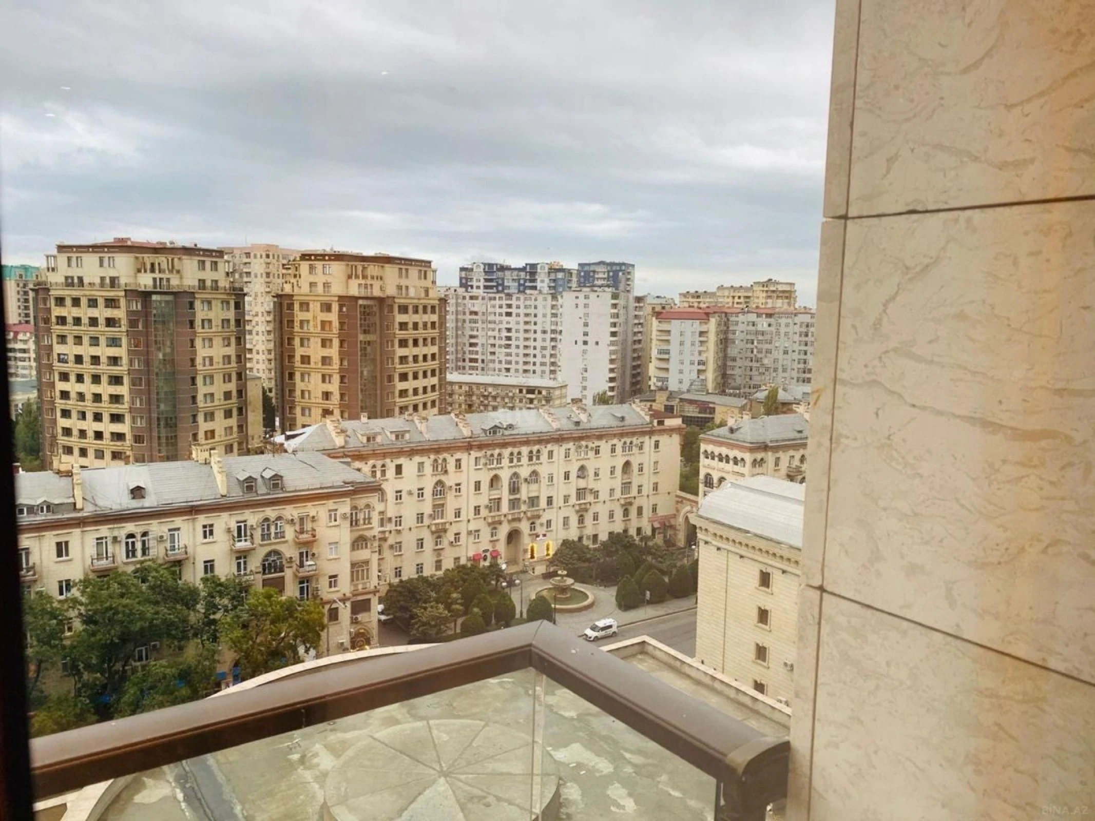 Kirayə verilir 2 otaqlı mənzil 90 m²