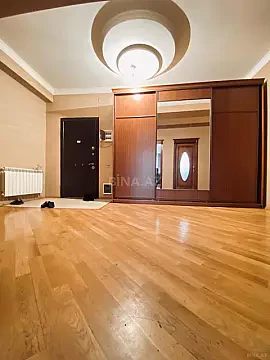 Kirayə verilir 2 otaqlı mənzil 90 m²