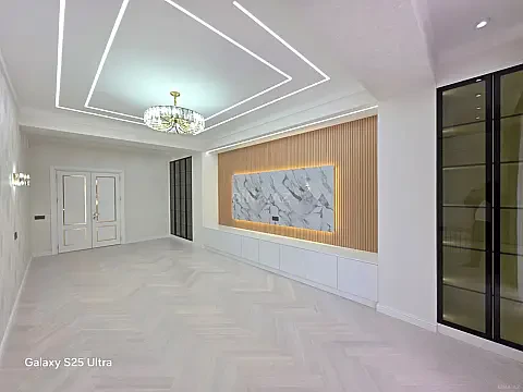 Satılır 4 otaqlı mənzil 183 m²