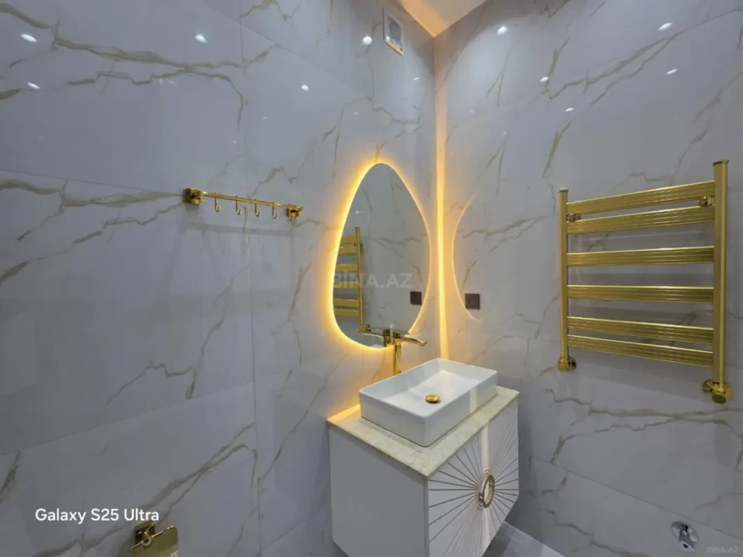 Satılır 4 otaqlı mənzil 183 m²