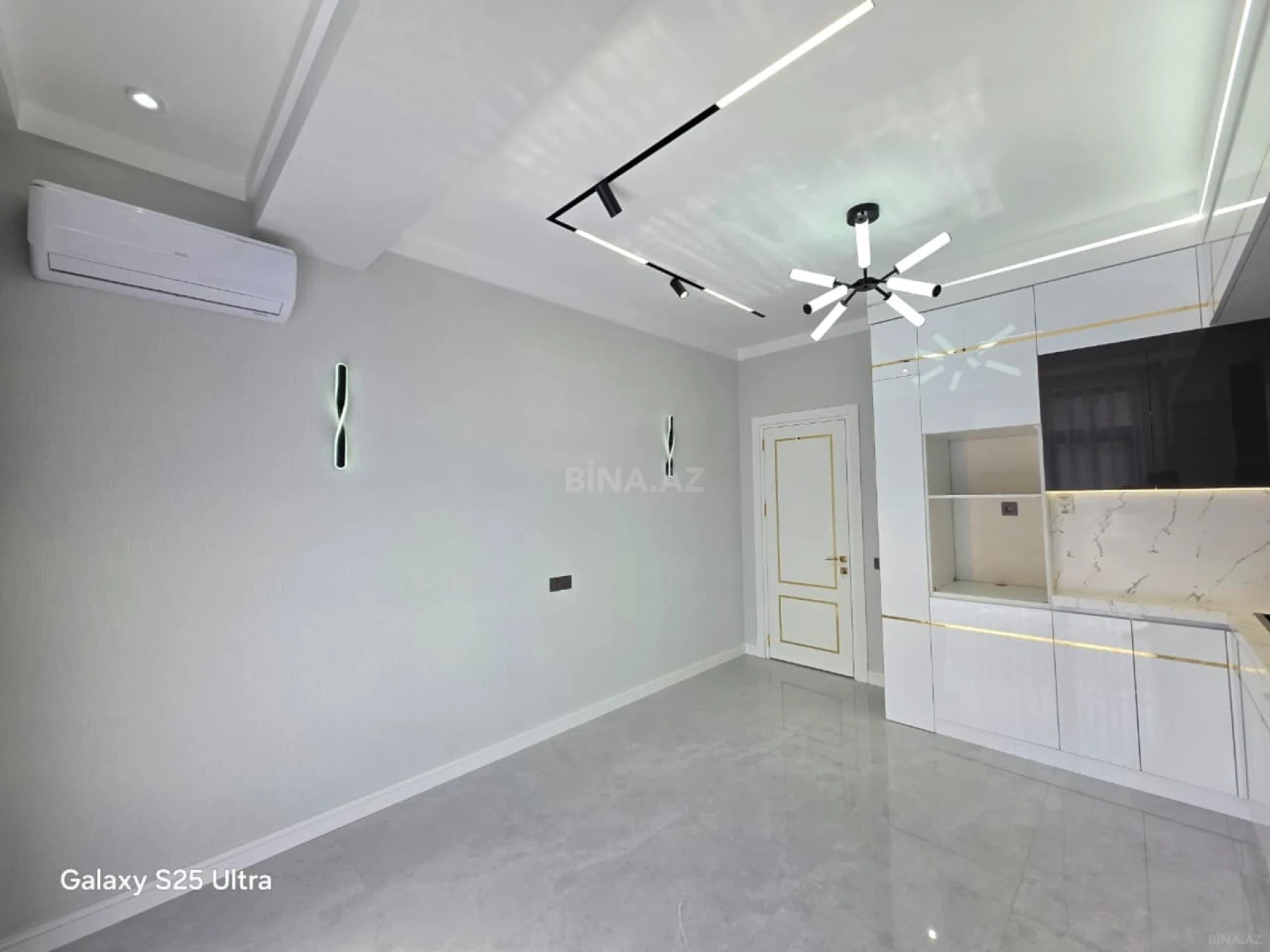 Satılır 4 otaqlı mənzil 183 m²