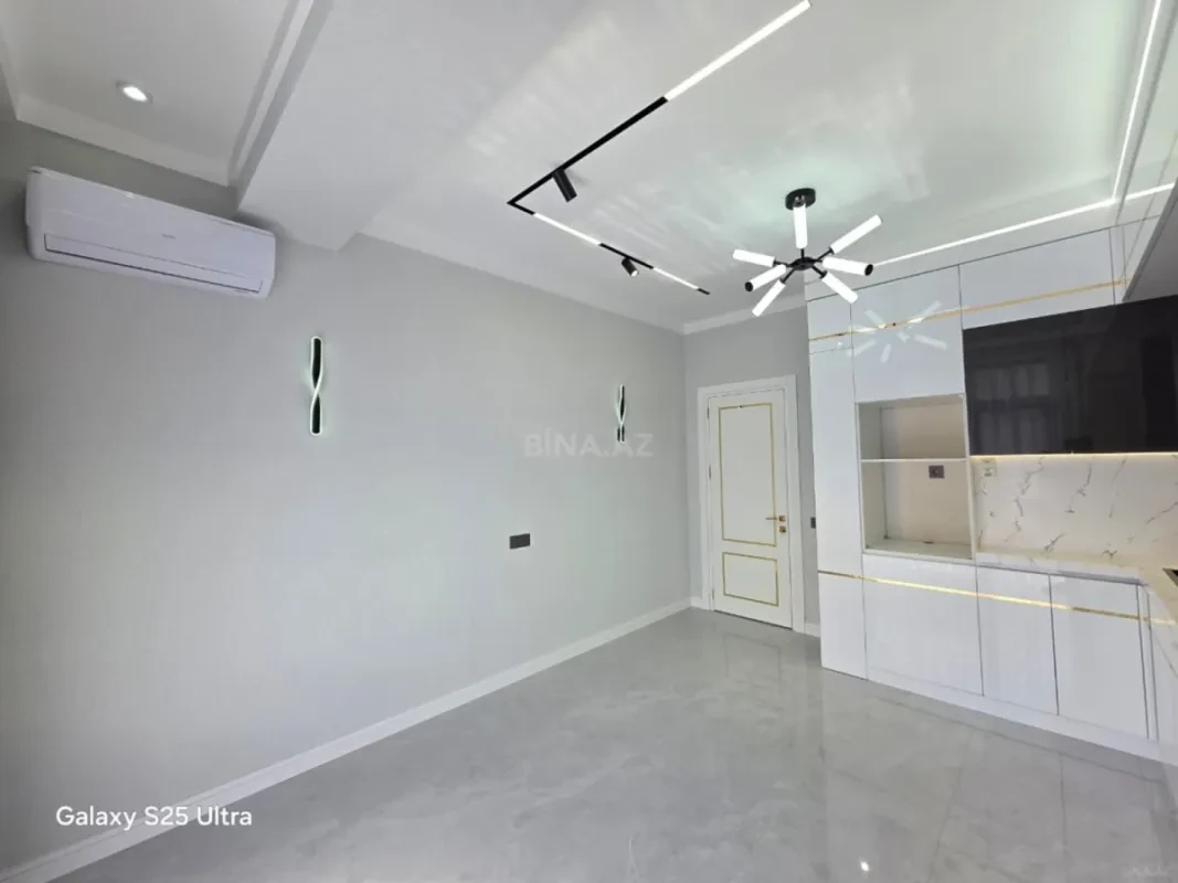 Satılır 4 otaqlı mənzil 183 m²