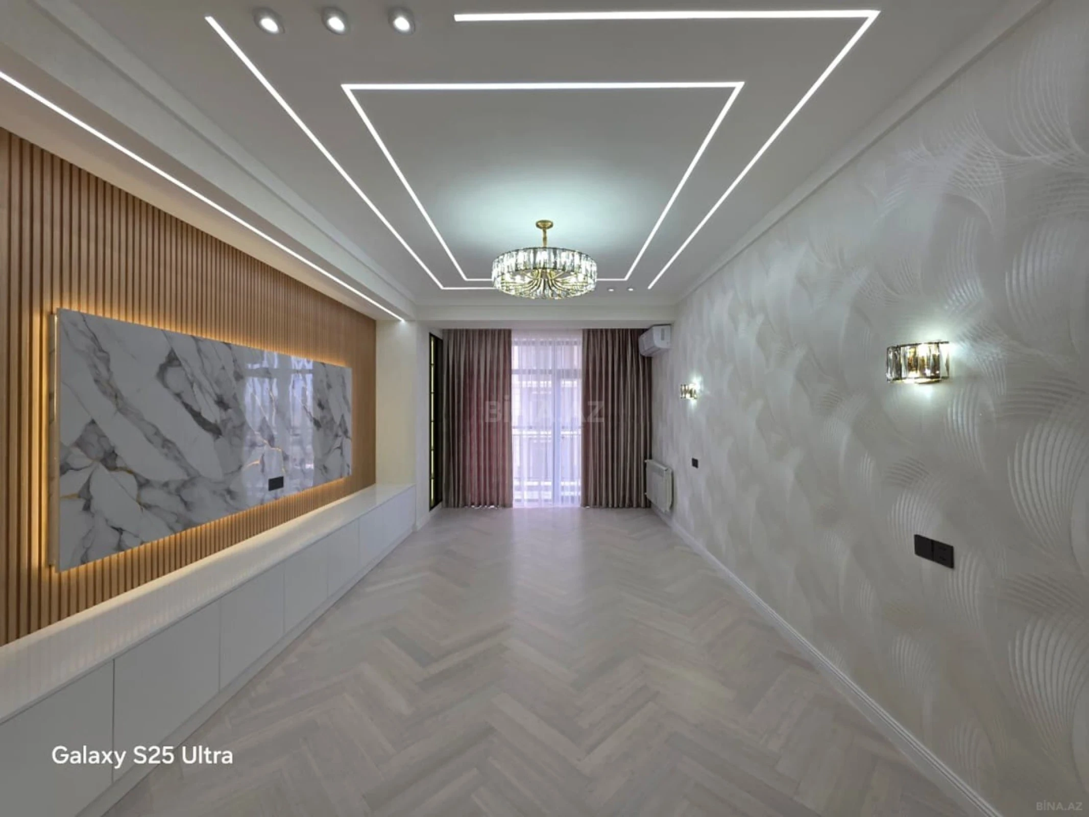Satılır 4 otaqlı mənzil 183 m²