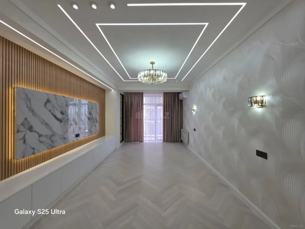 Satılır 4 otaqlı mənzil 183 m²