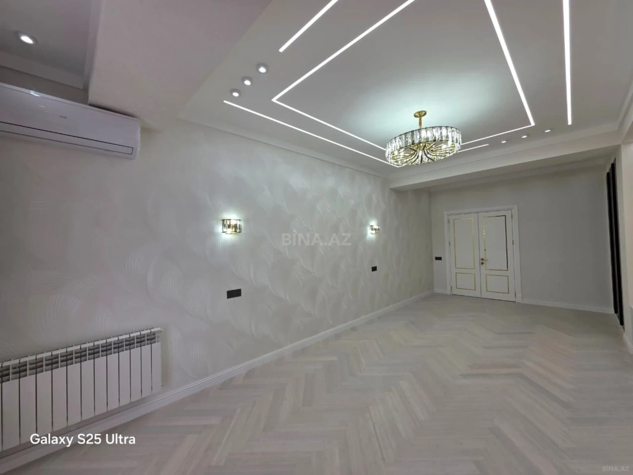 Satılır 4 otaqlı mənzil 183 m²