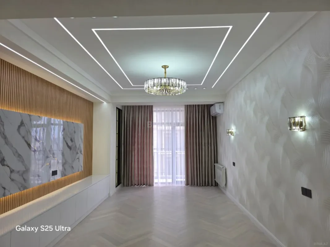 Satılır 4 otaqlı mənzil 183 m²